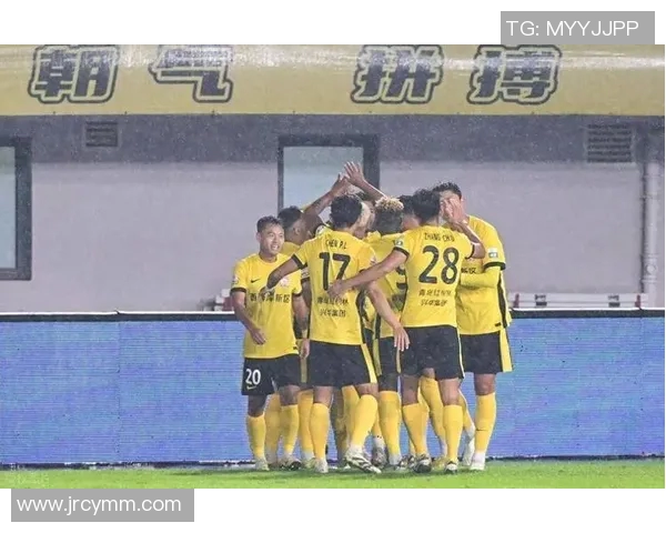 恒大不敌上港,中超榜首之争再次激烈,球迷热议比赛结果